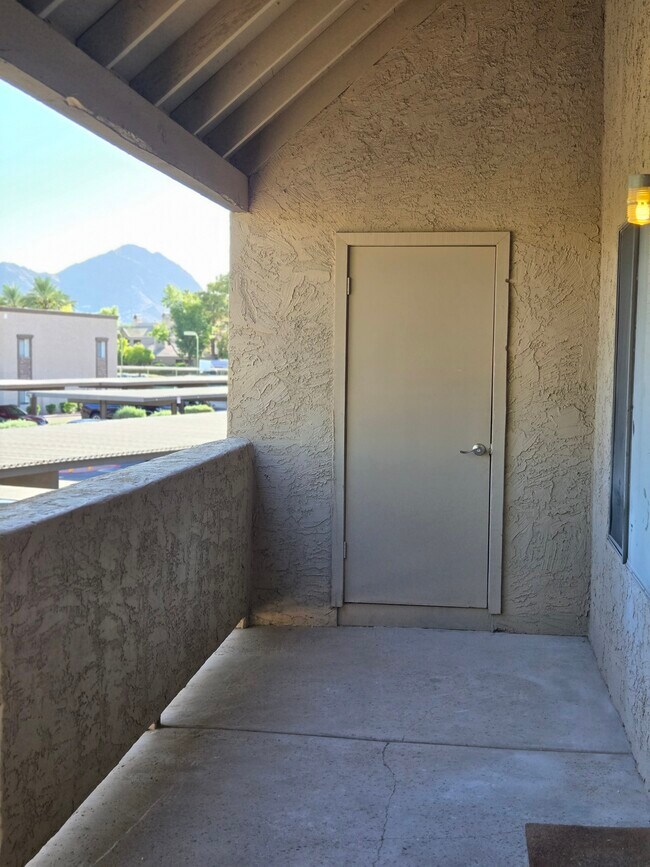 Building Photo - 5995 N 78th St