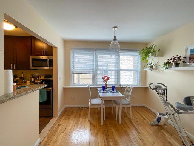 Building Photo - 310 70th St