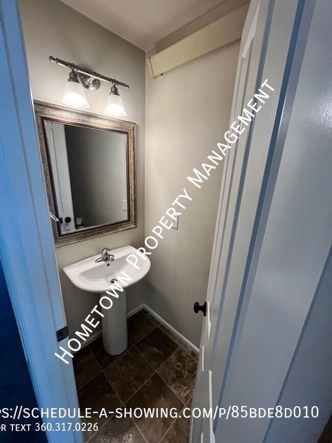 Building Photo - Summerwalk in Lacey - Available NOW!