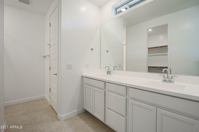 Building Photo - 16556 W Alameda Rd