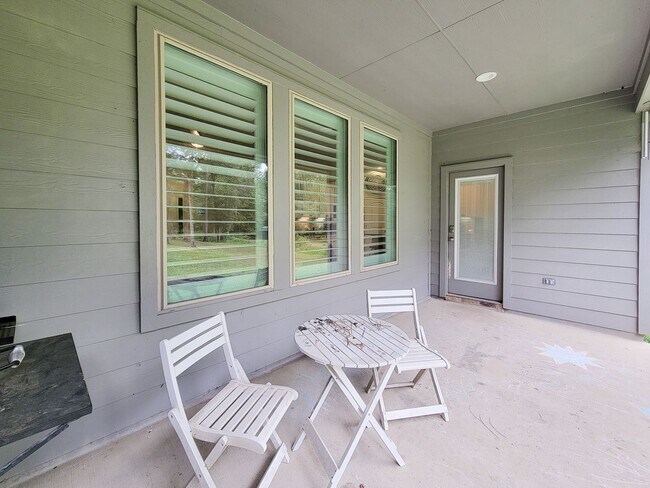 Building Photo - BEAUTIFUL 4 BEDROOM 2 BATH HOME WITH ALL THE UPGRADES ON 1 ACRE LOT IN NEW WAVERLY, TEXAS