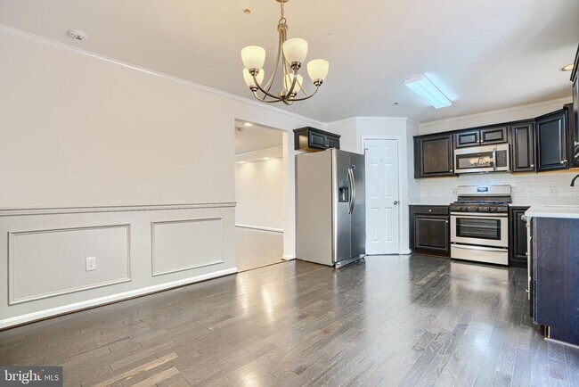 Building Photo - 6558 Ridgeborne Dr