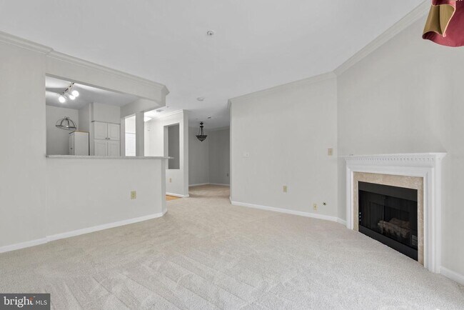 Building Photo - 12915 Alton Square