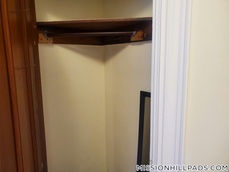 Building Photo - 103 Calumet St