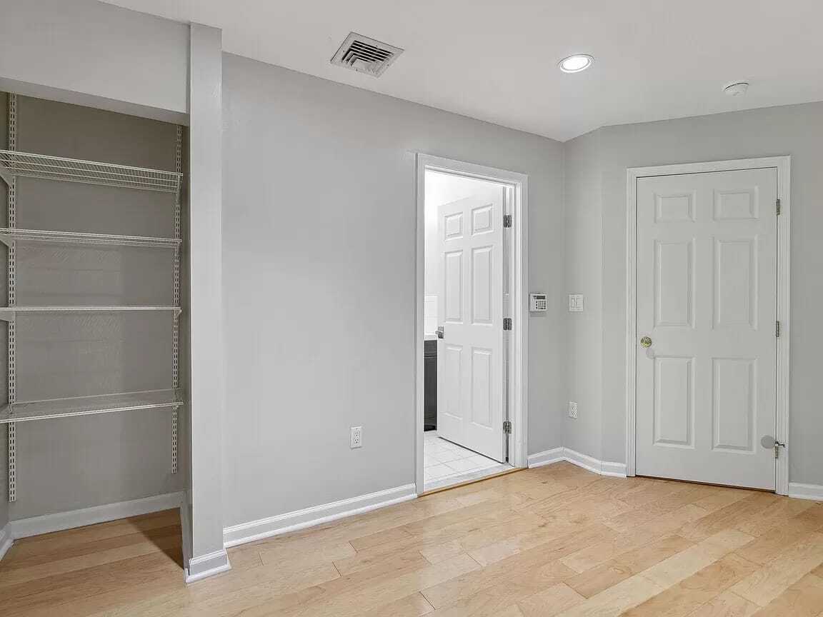 Building Photo - 275 Hamilton Pl