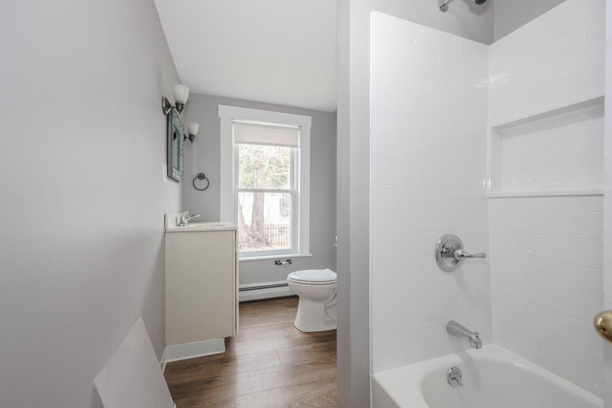 Building Photo - 2 Gamache