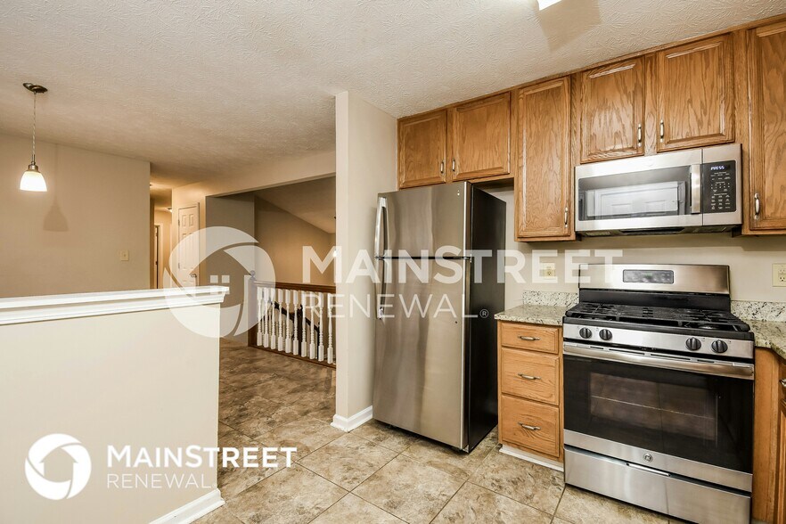 Building Photo - 475 Robin Hood Dr