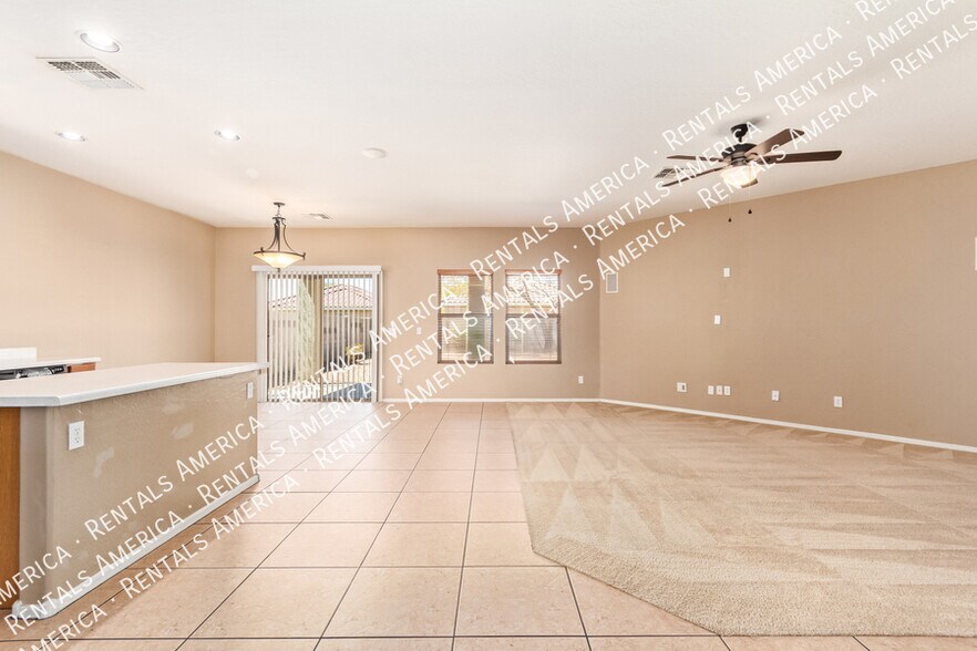 Building Photo - 664 W Silver Reef Ct