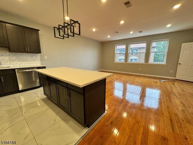 Building Photo - 61 N Grove St