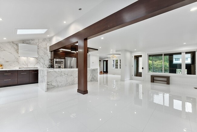 Building Photo - 4 Hadley Rd