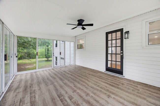 Building Photo - Fantastic Renovation in Smyrna!
