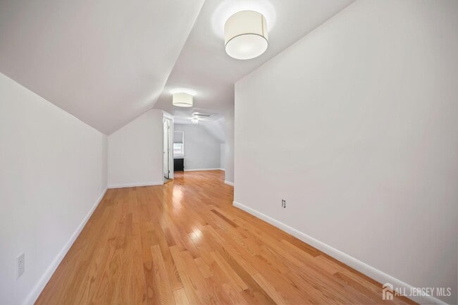 Building Photo - 414 Graham St