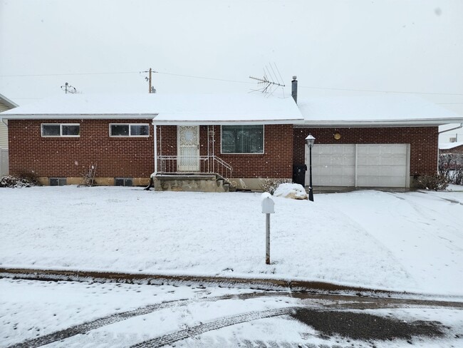 Building Photo - 5065 S 300 W