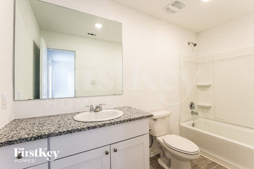 Building Photo - 10627 Erinita Way