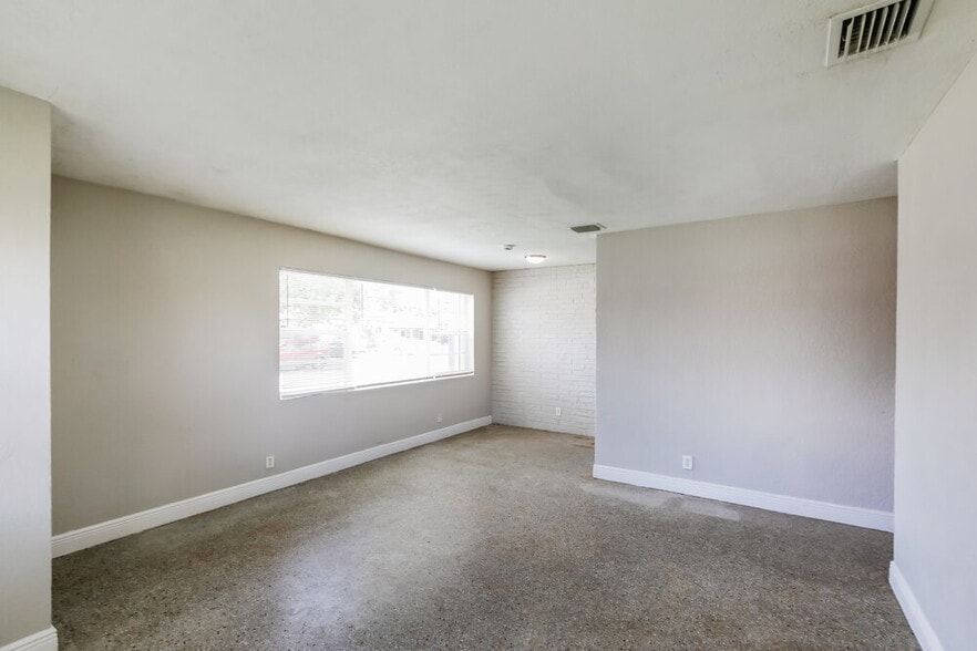 Building Photo - 2218 Farragut St