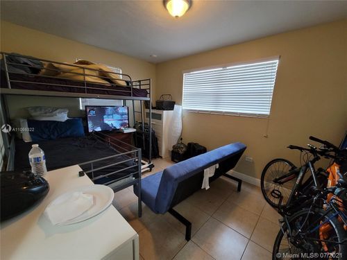 Building Photo - 2233 SW 57th Ct