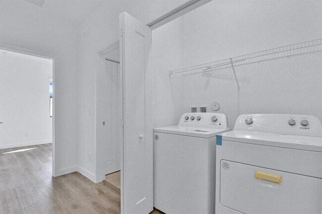 Building Photo - 706 Stellar Ct