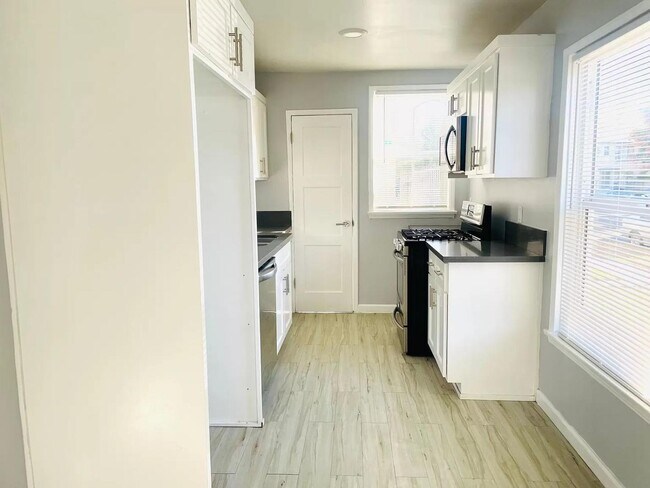 Building Photo - 4477 N Banner Dr