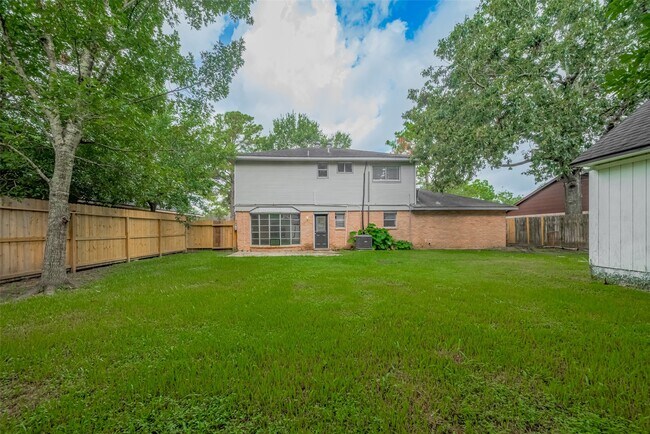 Building Photo - 505 Stoneledge Dr