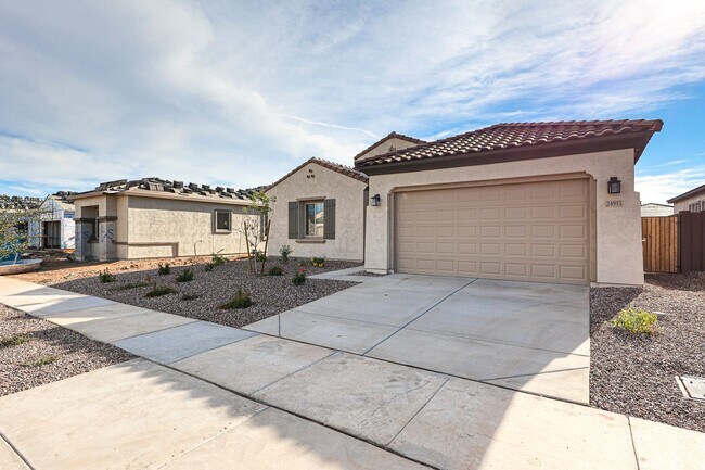 Building Photo - 4 Bedroom Home in Asante Community