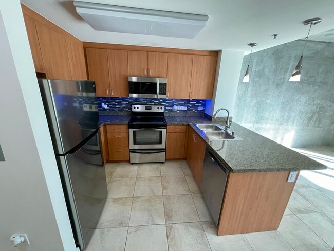 Building Photo - 1080 Park Blvd