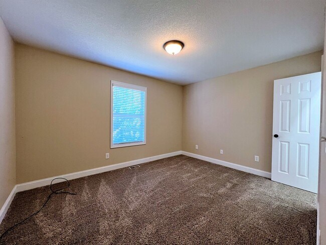 Building Photo - FOUNTAIN CITY: 3 BEDROOM, 2 BATH IN MAPLE ...