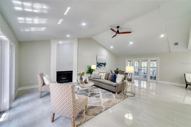 Building Photo - 15722 GardenSide Ln