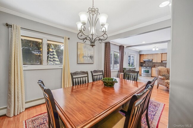 Building Photo - 6 Fairfields Ln