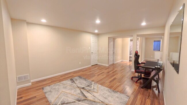 Building Photo - 3209 White Elm Ct