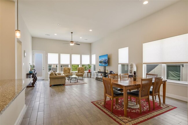 Building Photo - 600 C-Bar Ranch Trl