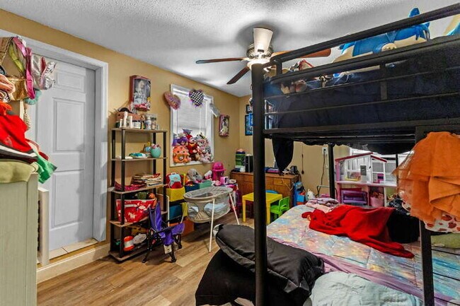 Building Photo - 170 Kingston Ave