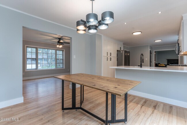 Building Photo - 3 Heather Ln