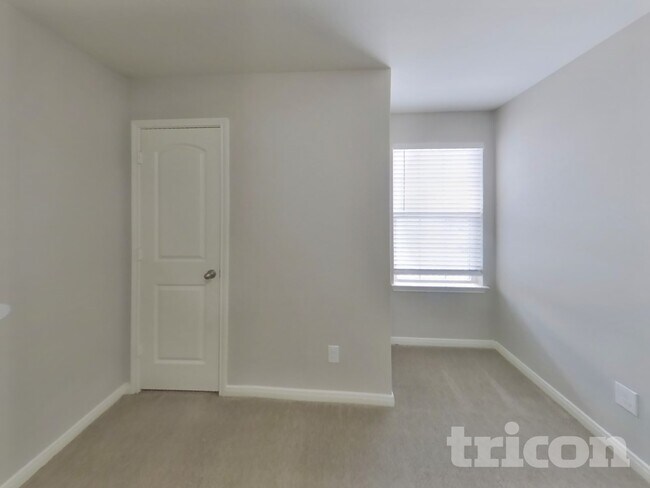 Building Photo - 2902 Hypatia Meadow