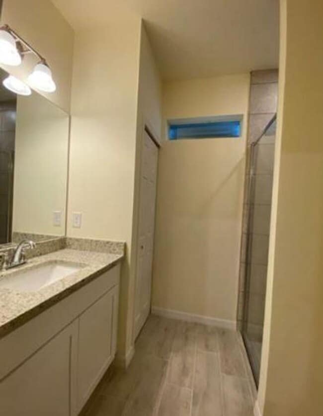 Building Photo - 1116 Albert Ave