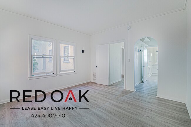 Building Photo - 314 1/4 N Mariposa Ave