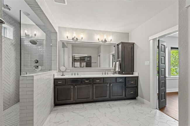 Building Photo - 1711 Leilani Dr