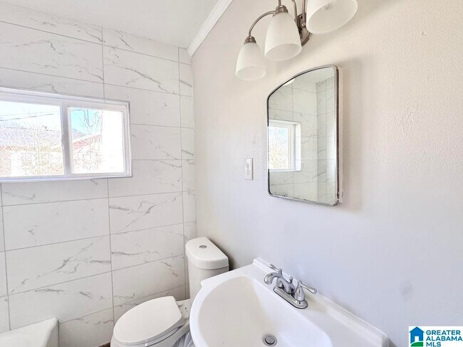 Building Photo - 5624 Avenue Q