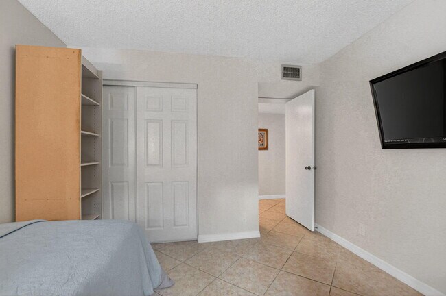 Building Photo - 129 Piedmont C