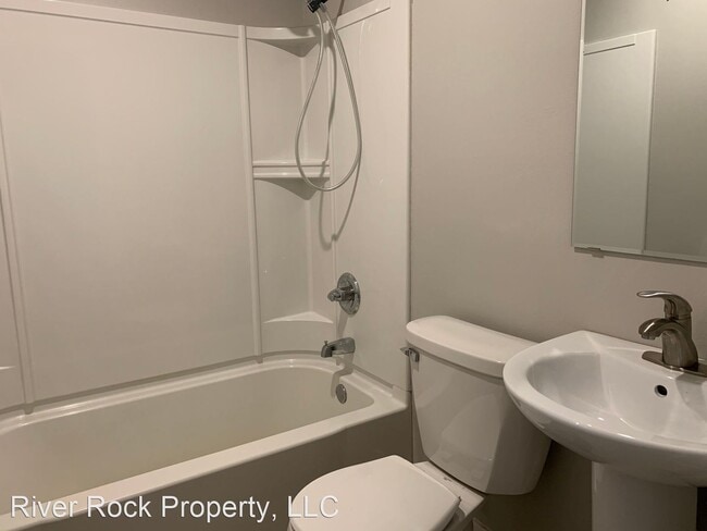 Building Photo - 1205 12th Ave N