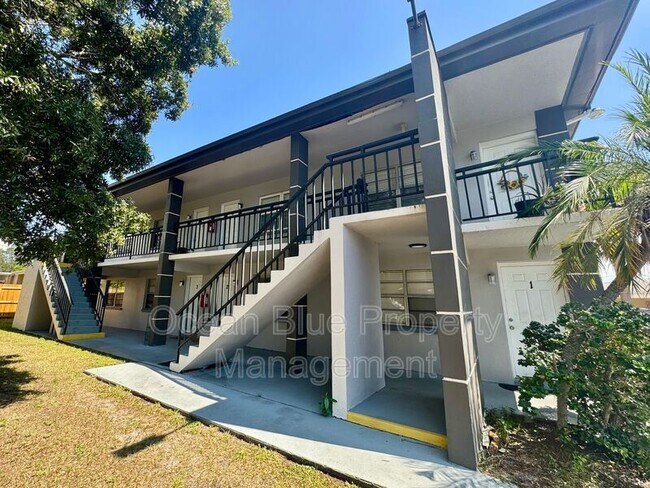 Primary Photo - 311 S Arcturas Ave