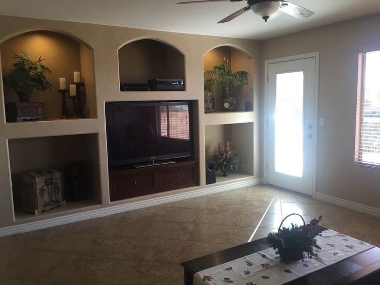 Building Photo - 2148 E Rio Vistoso Ln