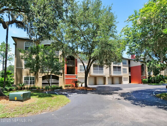 Primary Photo - 140 Veracruz Dr