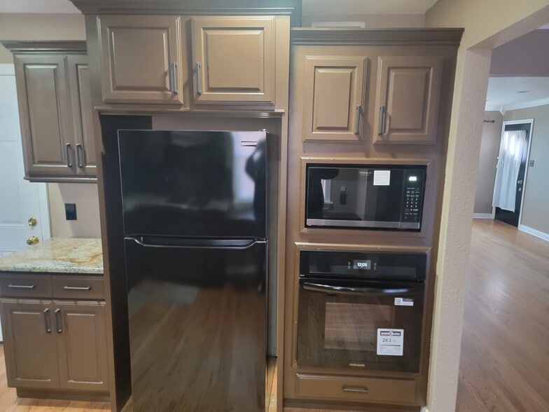 Building Photo - 3701 N Drexel Blvd