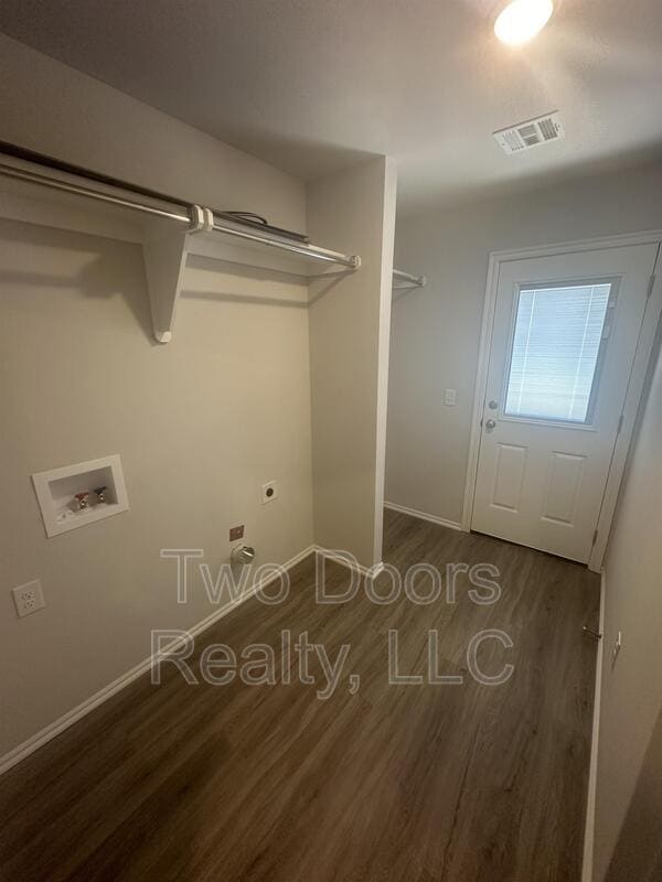 Building Photo - 1009 Ichabod Cir