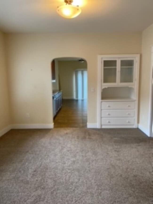 Building Photo - Historic Thomas House – A Rare Rental Opportunity in Petaluma! 2bd/2.5baths West Petaluma