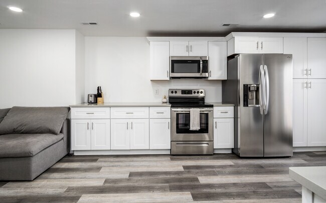 basement kitchen - 537 N Mountain Peak Dr