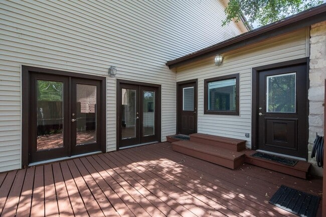 Building Photo - 10907 Legends Ln