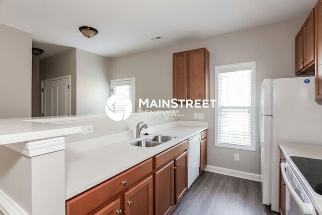Building Photo - 3 Bedroom Pet-Friendly Home in Huntersville, NC with Main Street Renewal