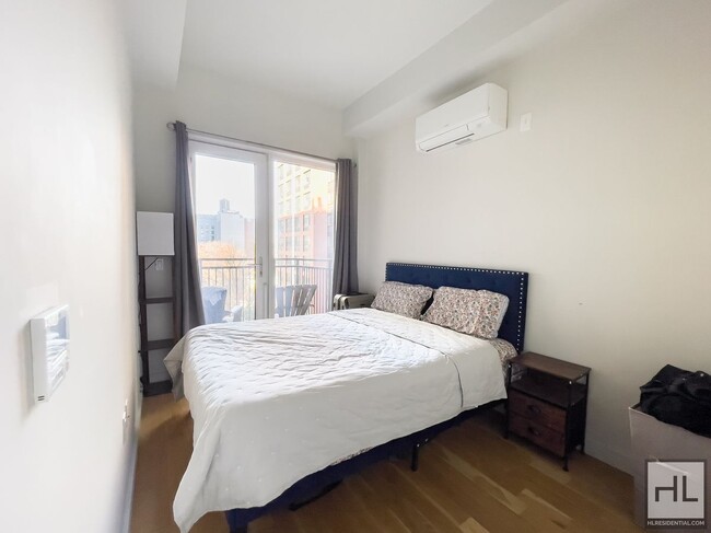 Building Photo - Stylish and Modern 1-Bed 1-Bath with Priva...