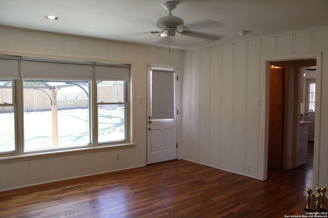 Building Photo - 140 Arvin Dr